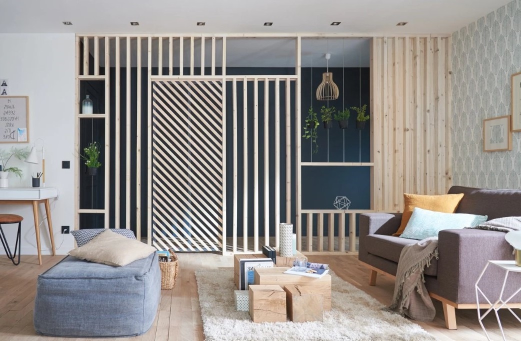 Salon Scandinave Avec Un Mur En Bois
