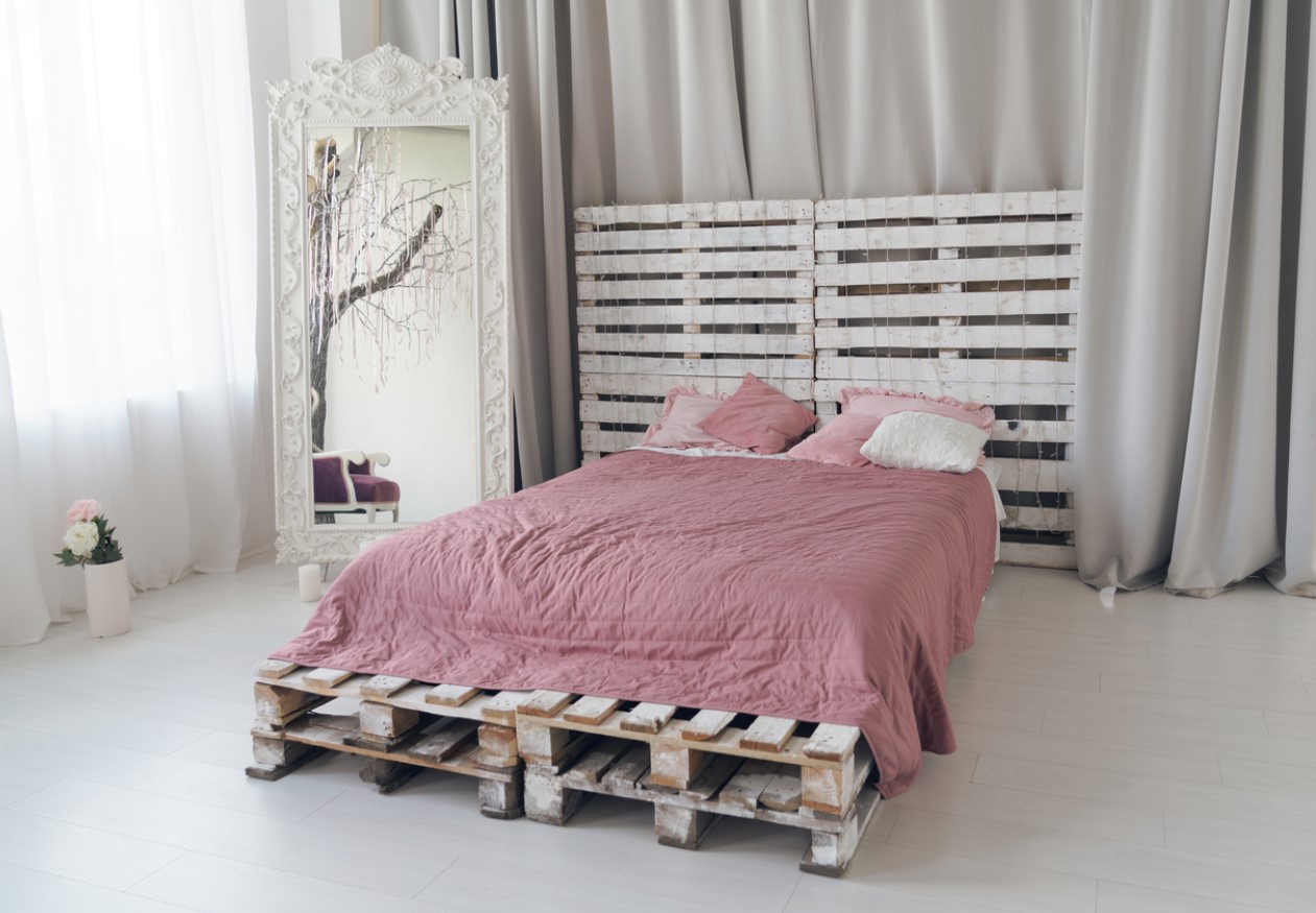 Lit Et Tête De Lit En Palettes