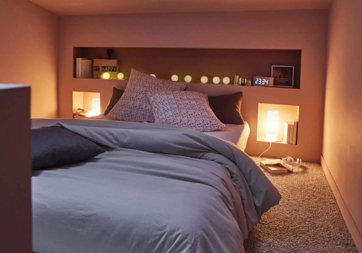 Ambiance Chaleureuse Dans Cette Chambre Parme