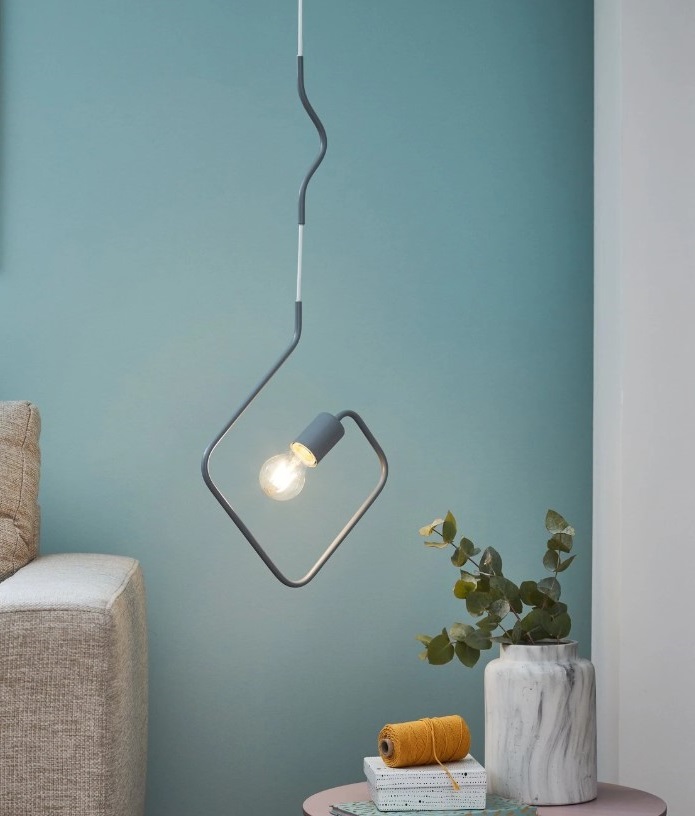 Une Suspension Originale Et Graphique