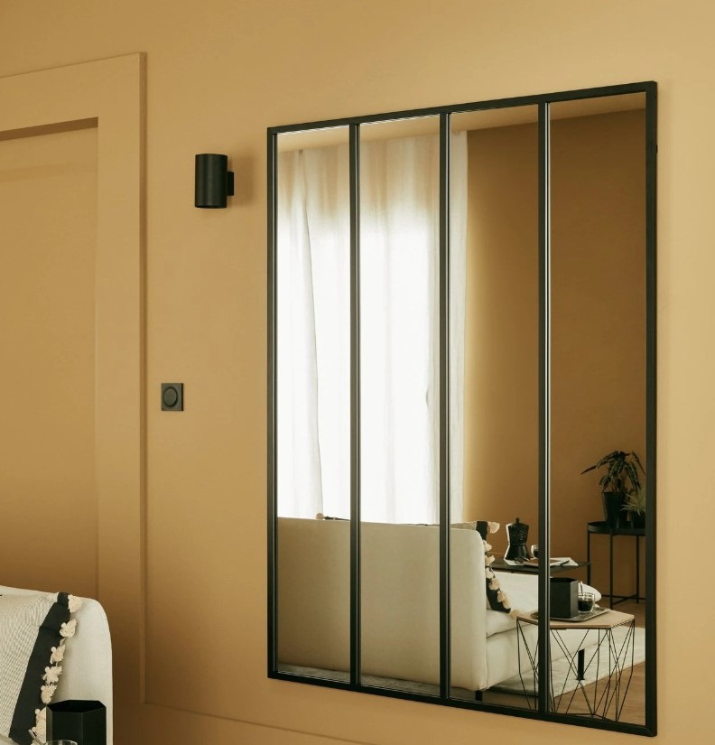 Le Miroir Avec Des Allures De Verrières