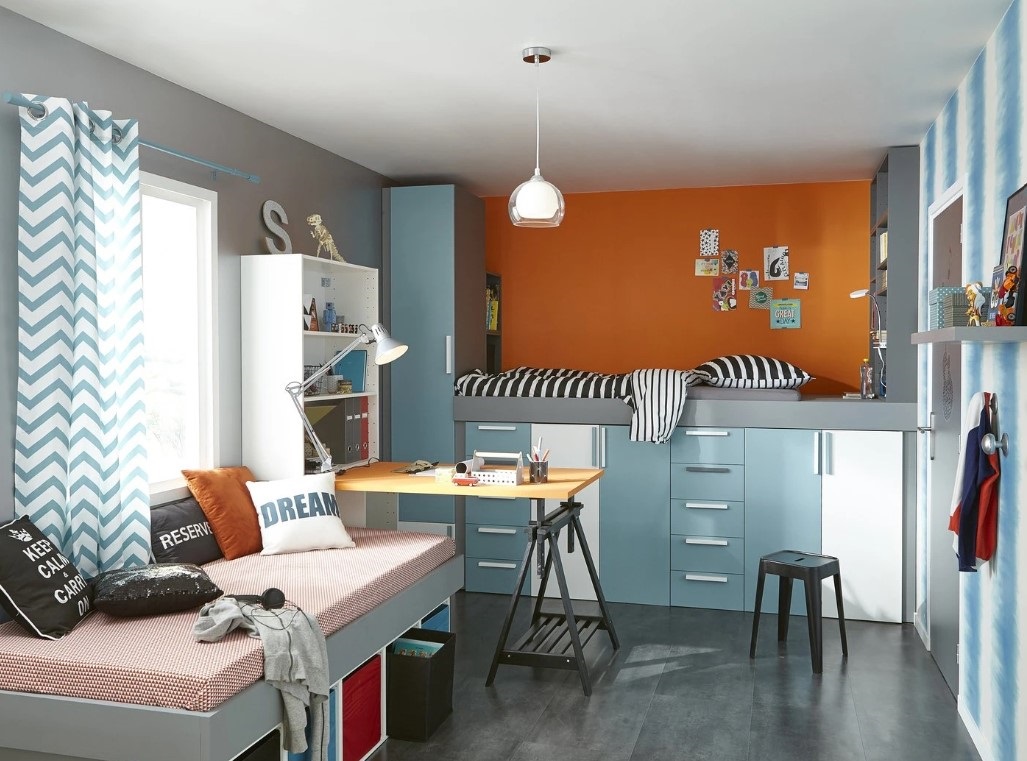 Différents Espaces Dans La Chambre