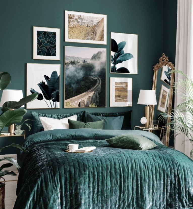 Superbe Décoration Murale Dans Cette Chambre Bleu Canard