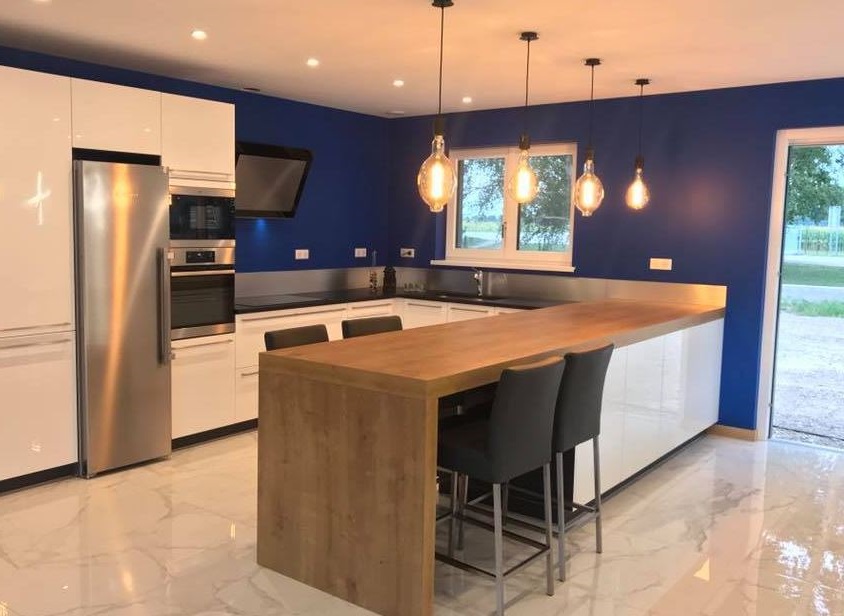 Cuisine Blanc Laqué En U, Bleu Roi