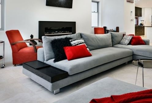 Du Rouge Combiné Au Gris