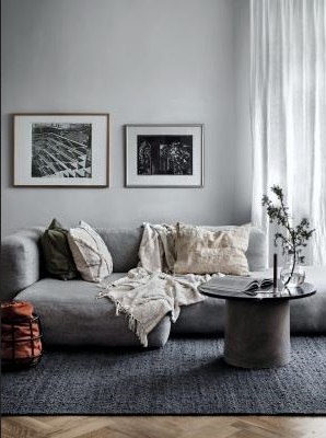 Eclairer Un Salon Gris Avec Des Accessoires Blancs –