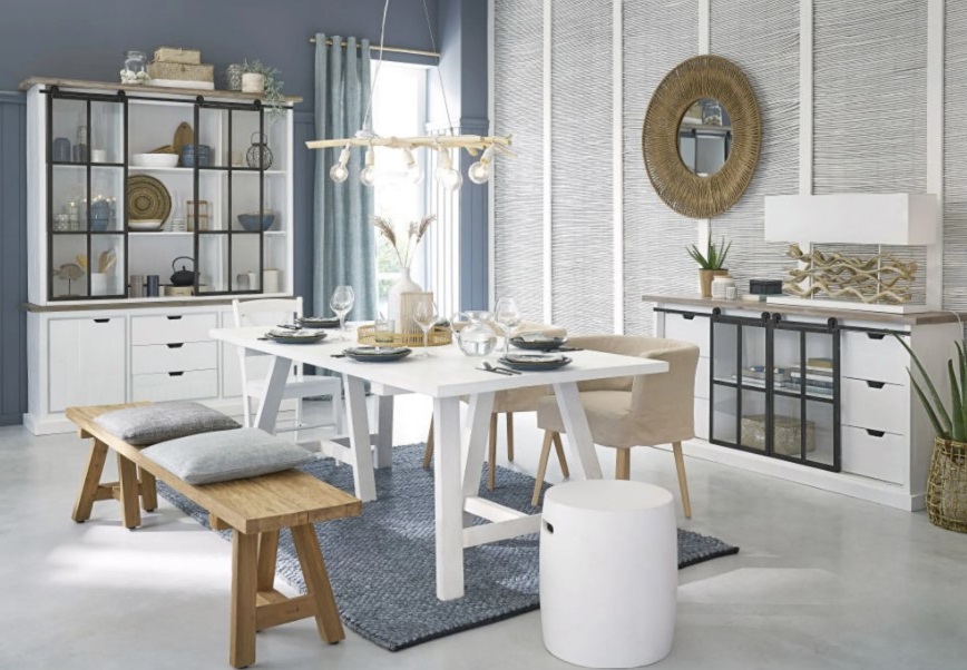 Table Savina