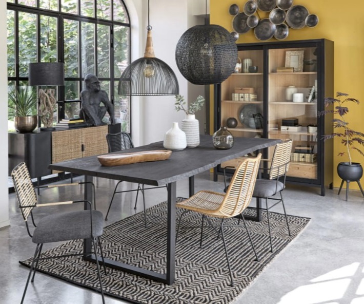 Table Leone