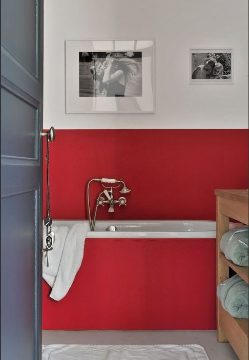 Salle De Bain Moderne Rouge –