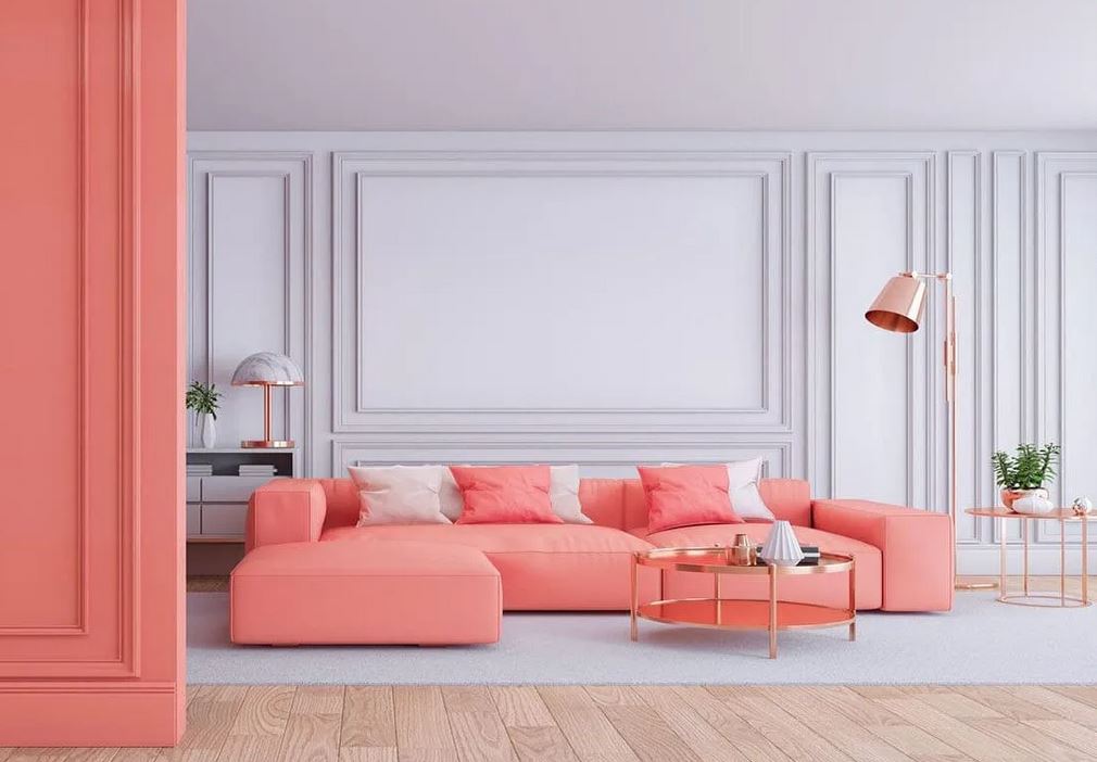Un Salon Moderne En Corail Et Blanc–