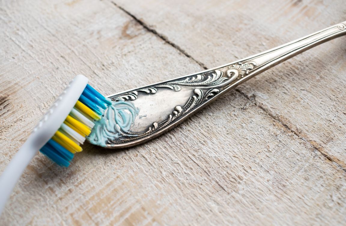 Dentifrice Pour Nettoyer Couverts En Argent