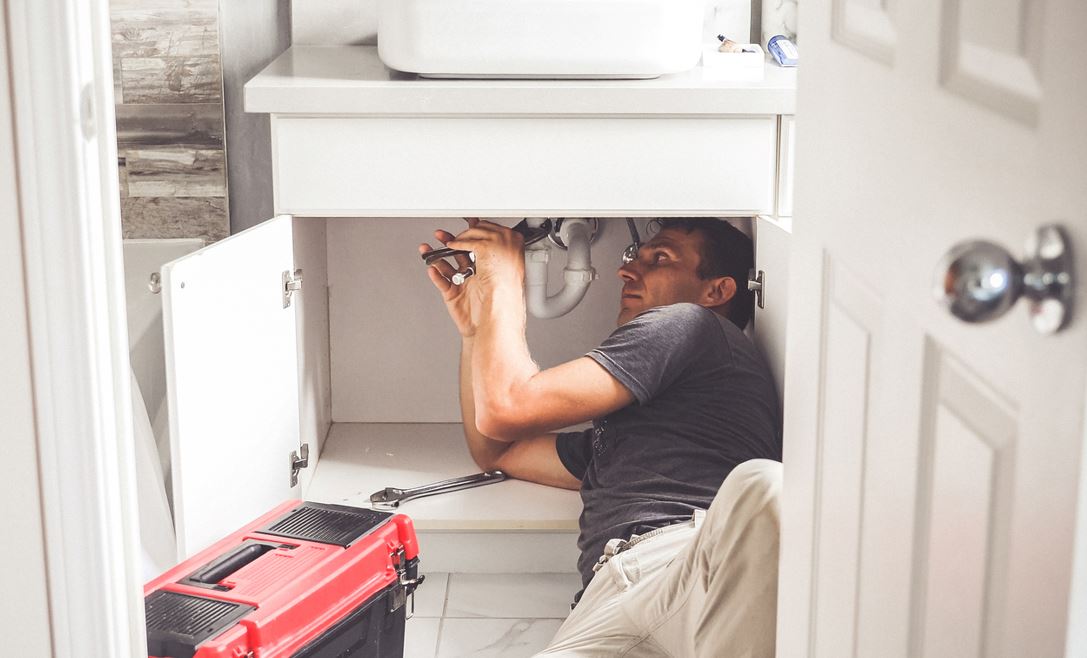 Installer évacuation Du Lavabo