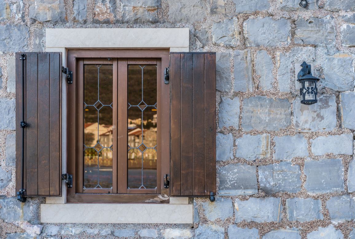 Décaper Volet En Bois