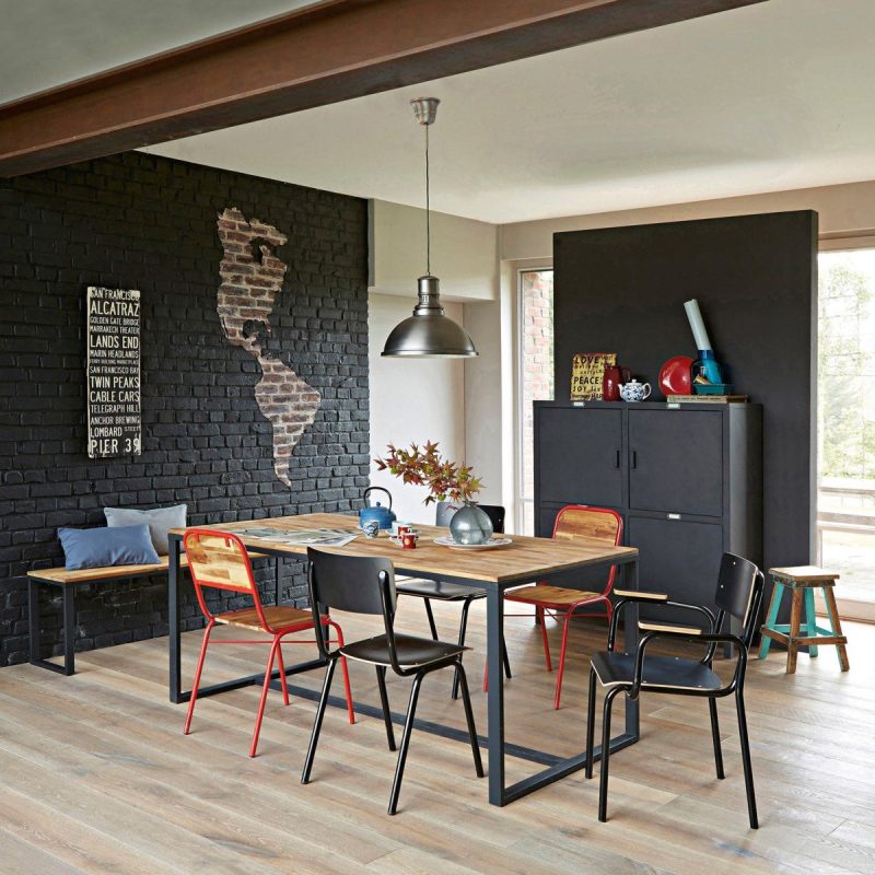 Une Salle à Manger Noir Et Bois