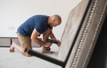 Fixer Une Tête De Lit