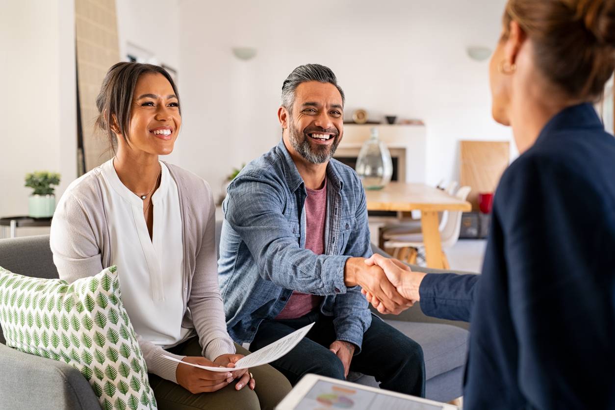 alt = courtier immobilier, pourquoi faire leur faire appel