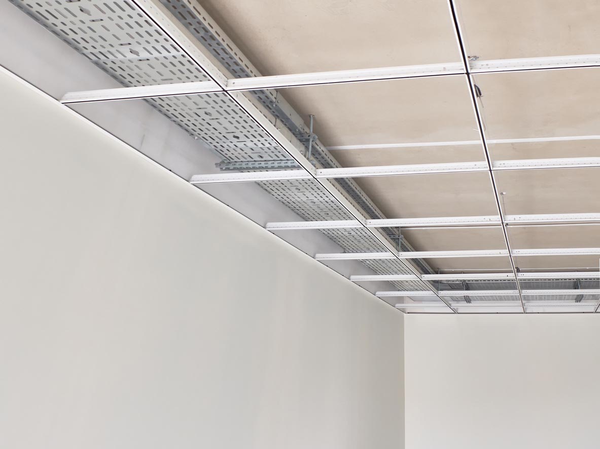 Pose d'un faux plafond
