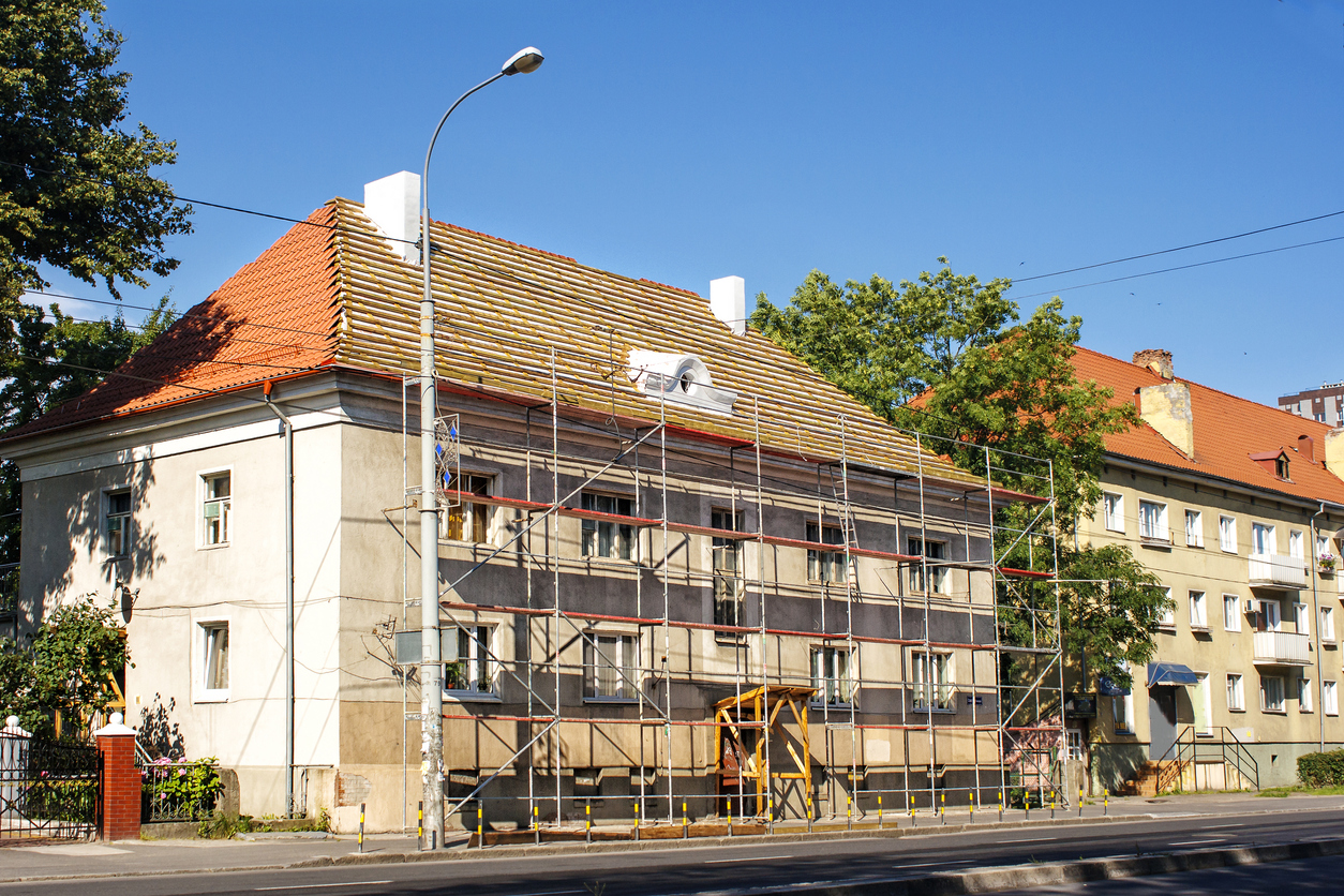 ravalement facade d’un quartier résidentiel immeuble en dehors de la ville