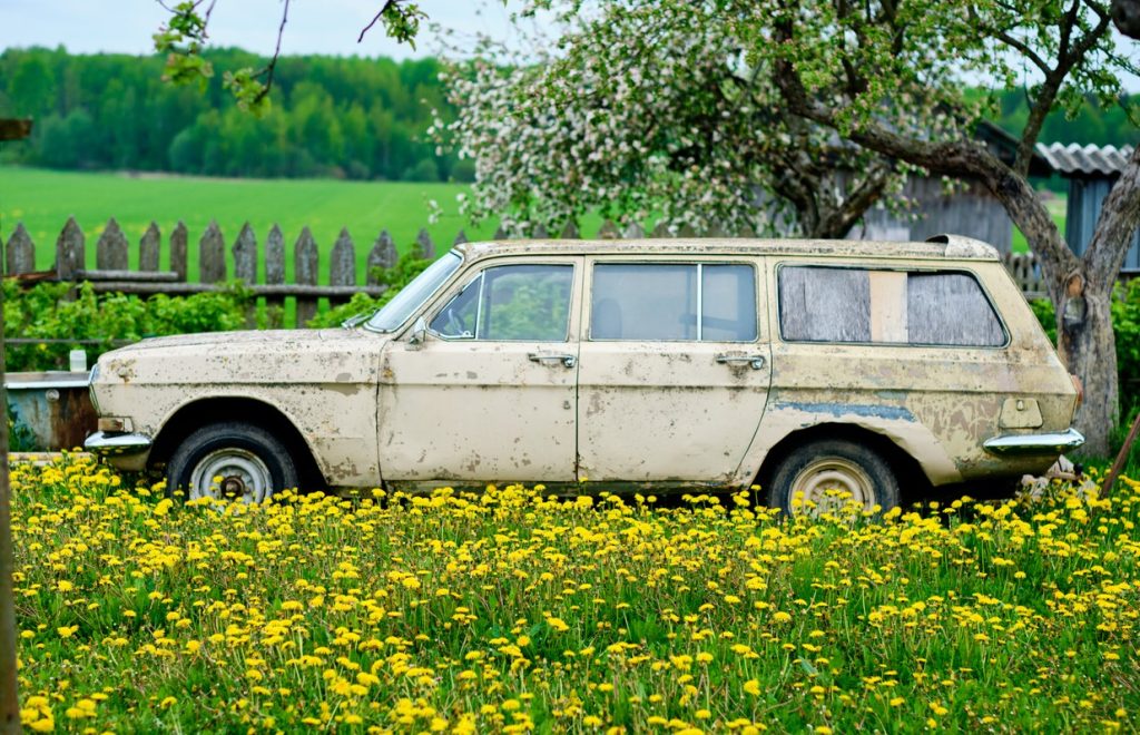 Voisin épave Voiture