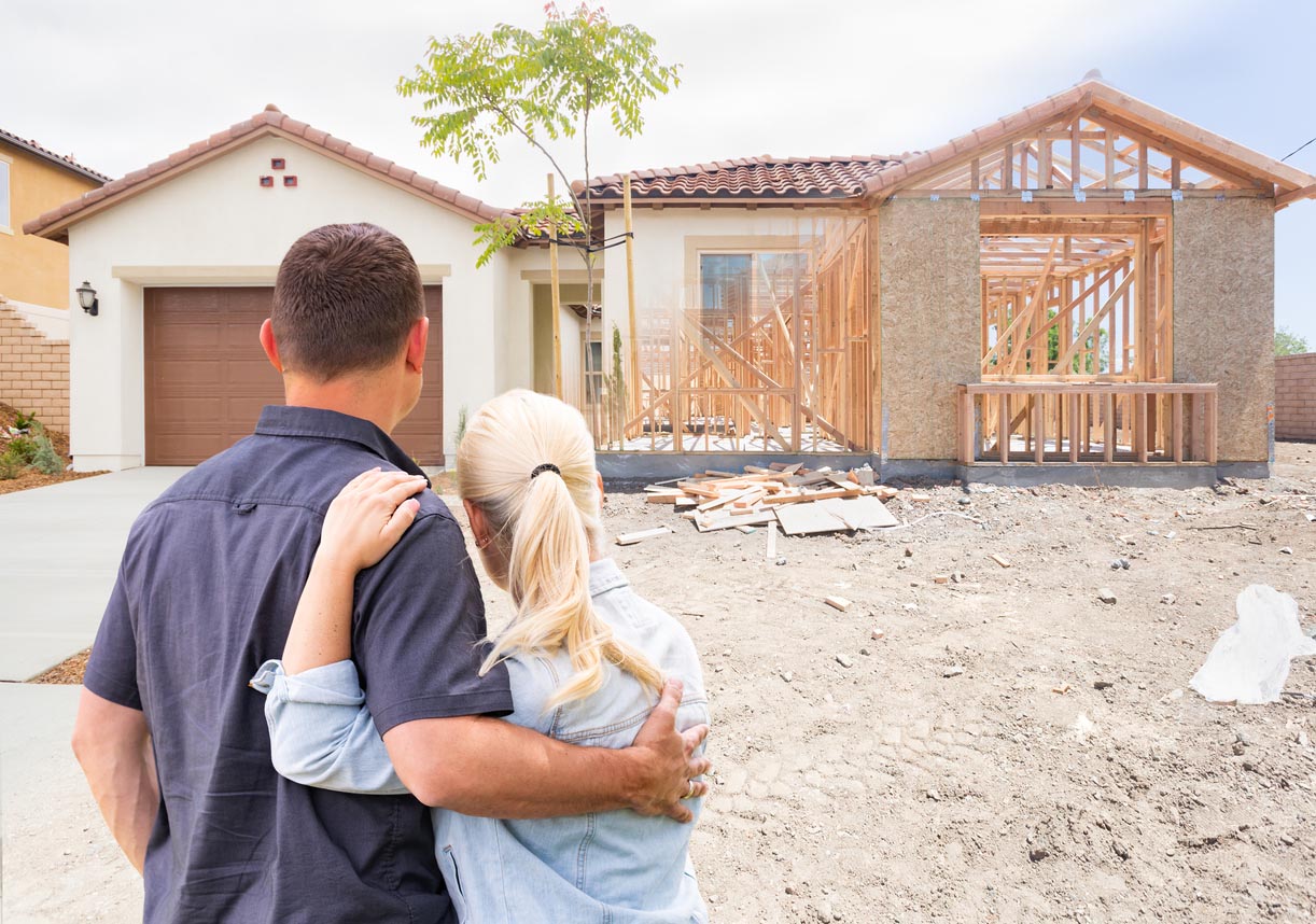 couple face aux travaux d'agrandissement de la maison