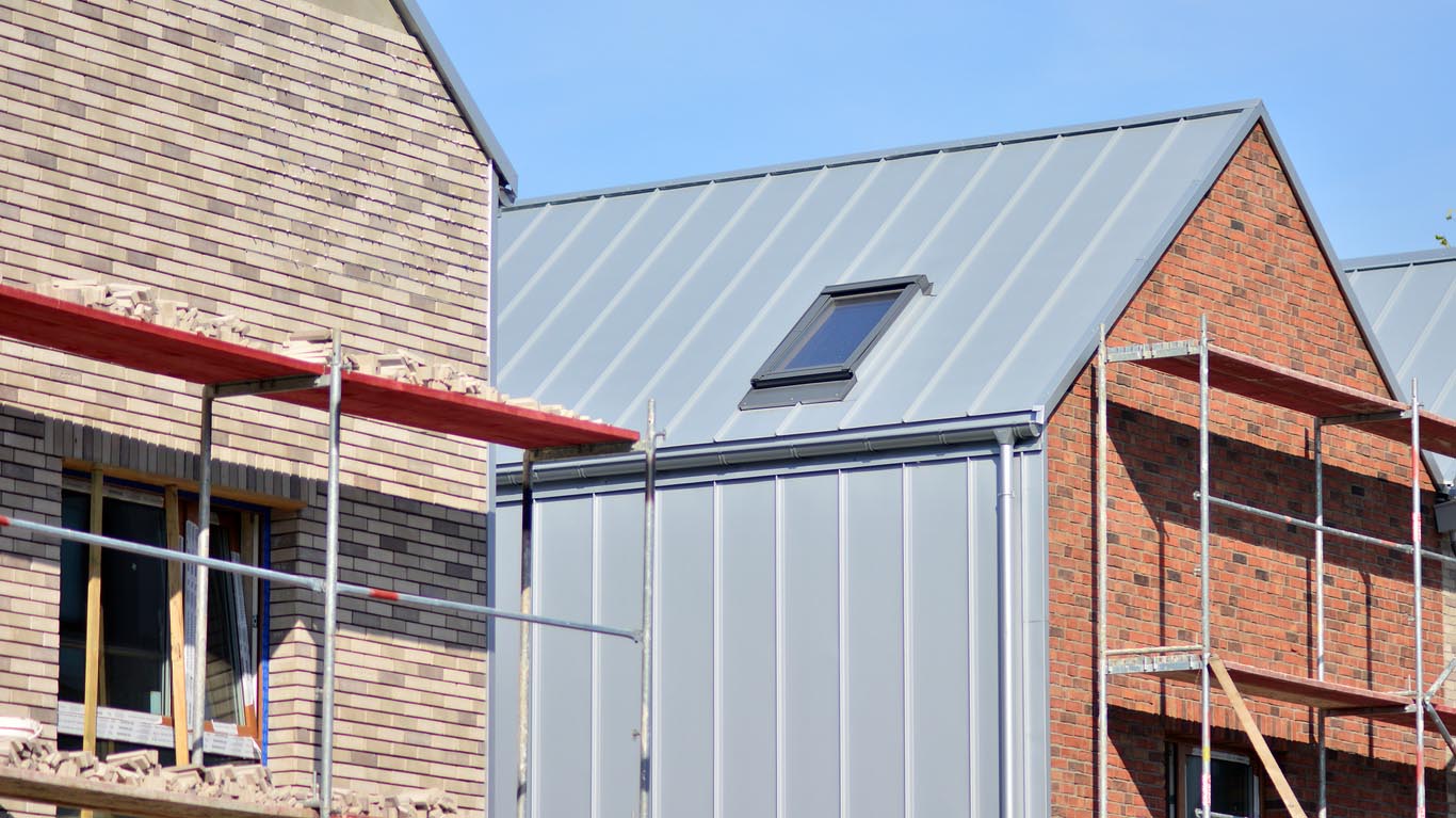 echafaudage sur des façades de maison
