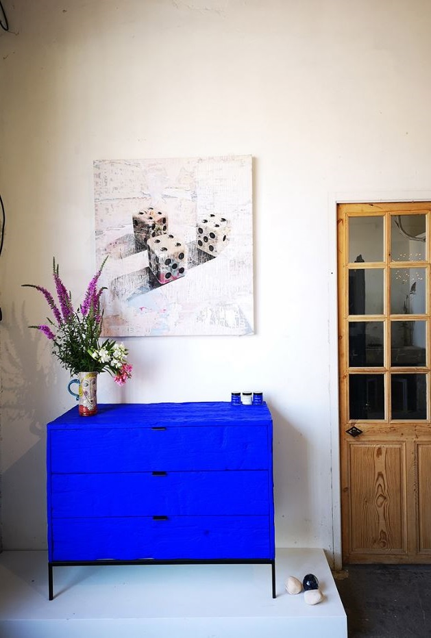le Bleu Klein Et Le Bois
