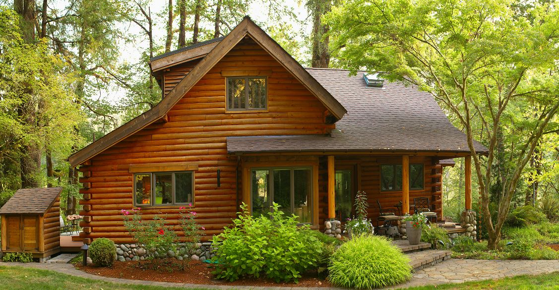 Belle Maison En Bois Dans Son Joli Jardin