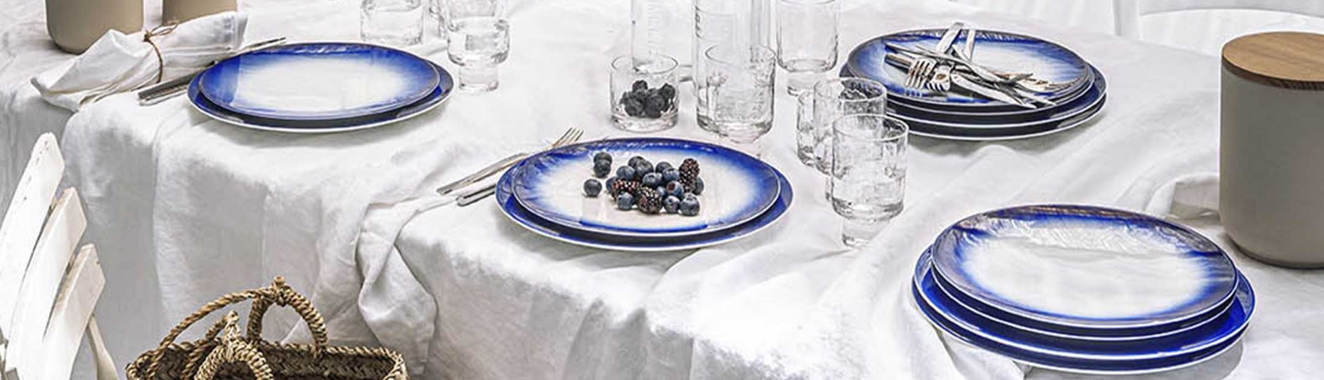 table Vaisselle Bleu Majorelle